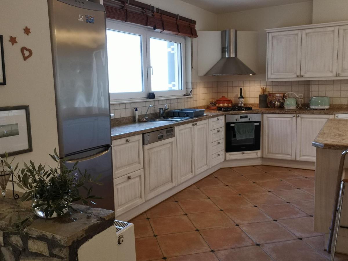 Villa Lir Tholos  ภายนอก รูปภาพ